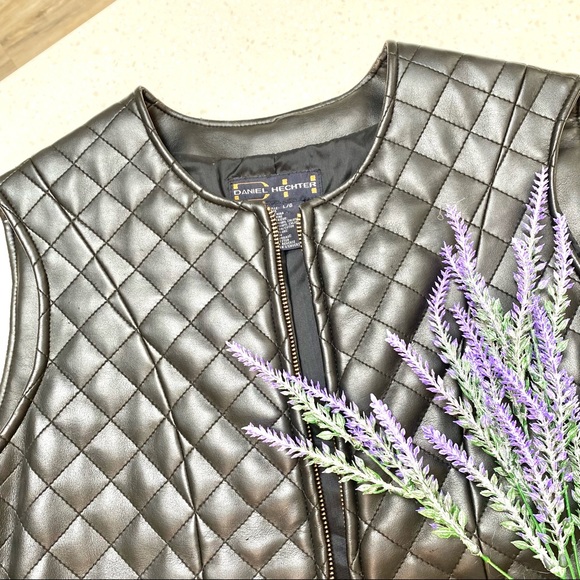 Daniel Hechter | Beautiful Quilted Vegan Boho Vest - Picture 11 of 15